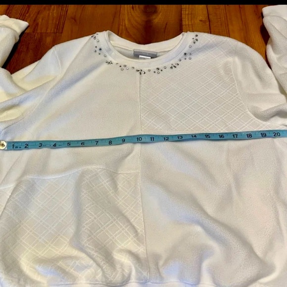 White Fleece Top By Alfred Dunner. Size PM - Picture 8 of 10